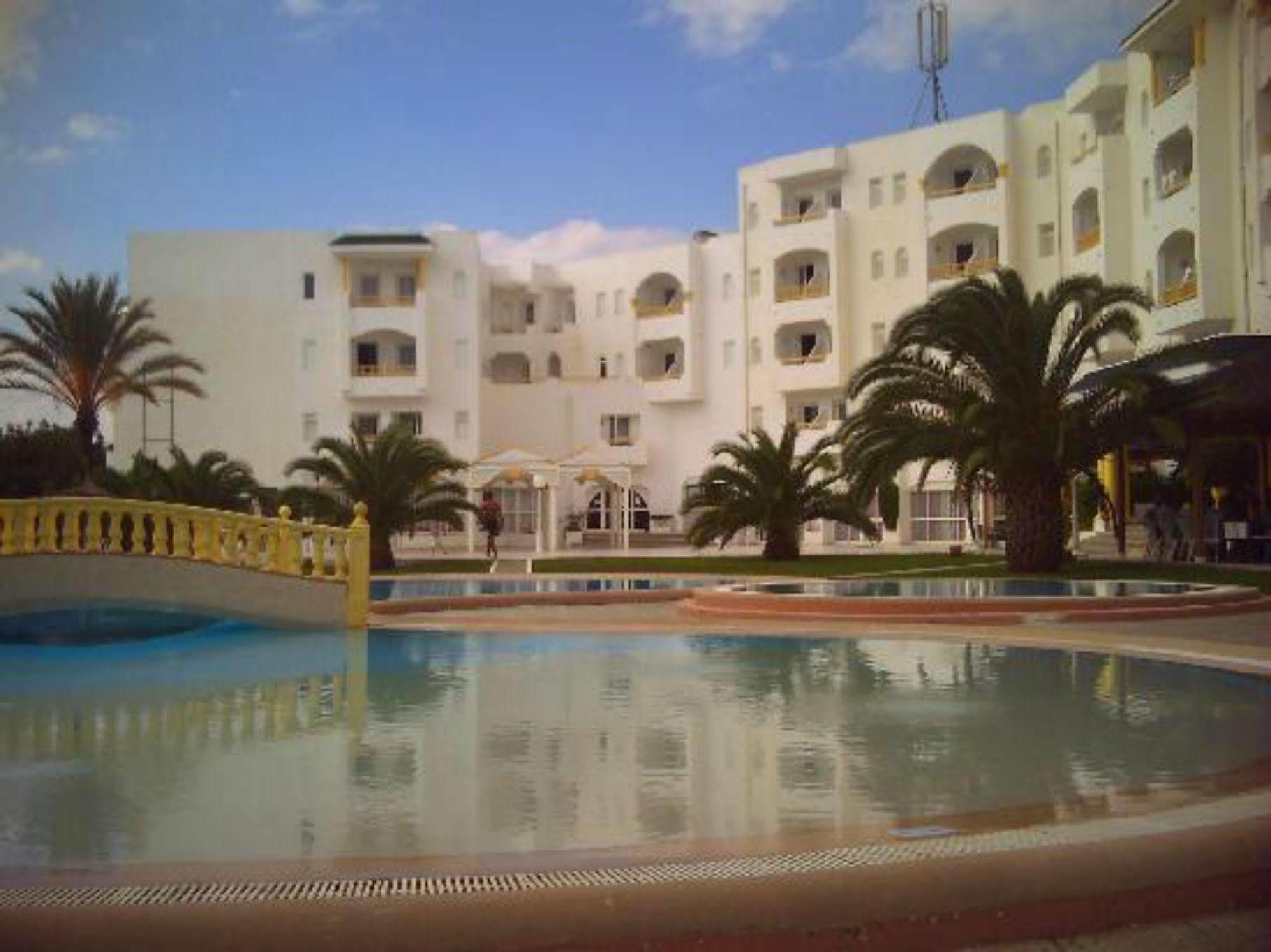 Kinza Hotel 哈馬馬特 外观 照片