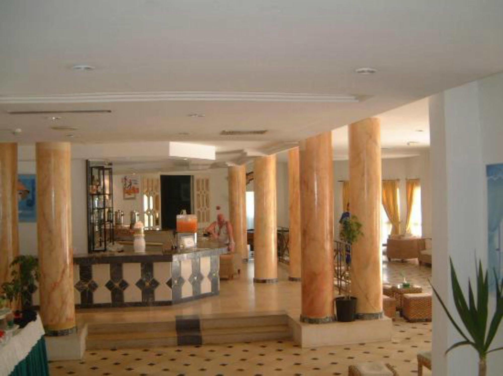 Kinza Hotel 哈馬馬特 外观 照片