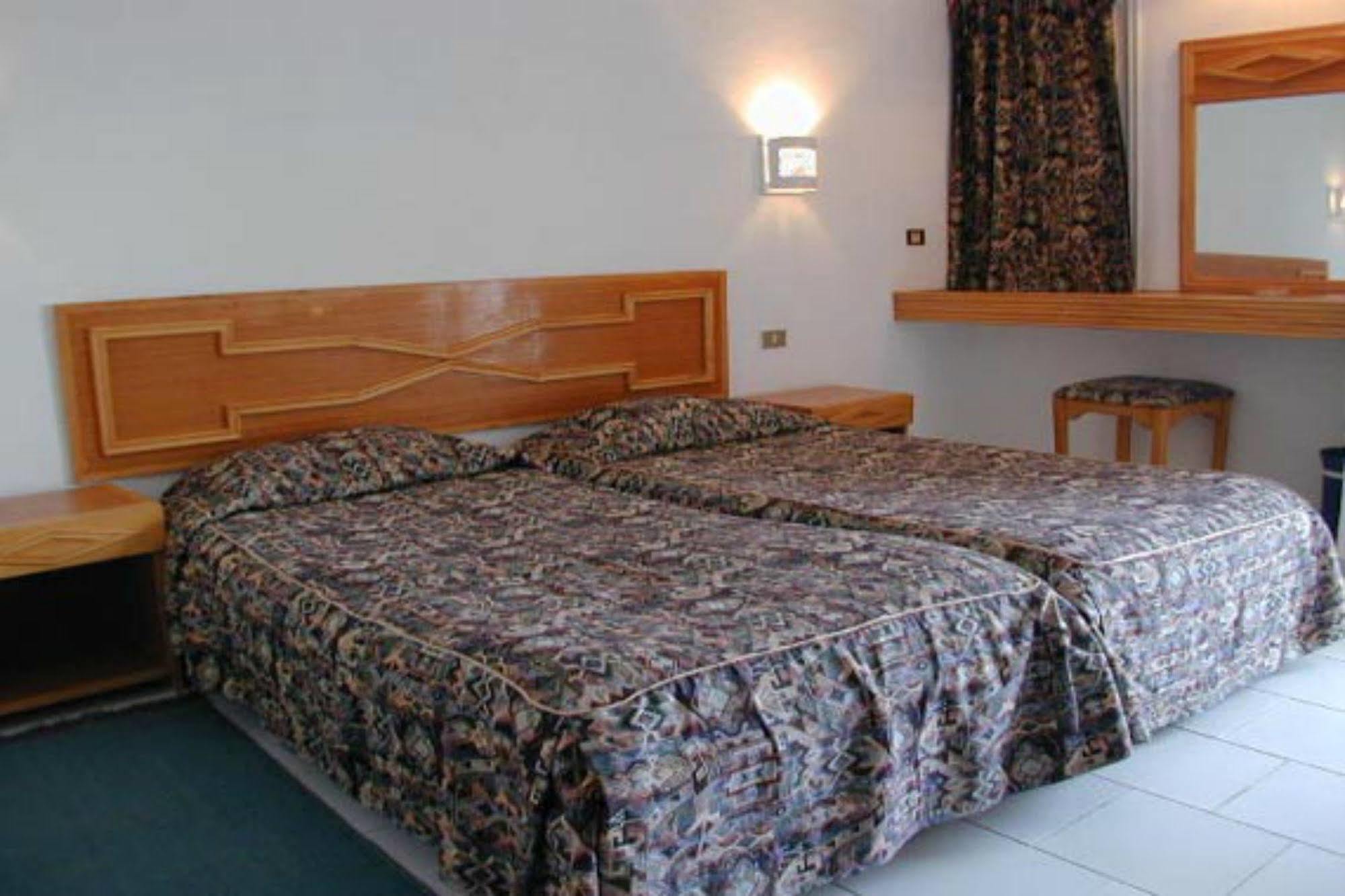 Kinza Hotel 哈馬馬特 外观 照片